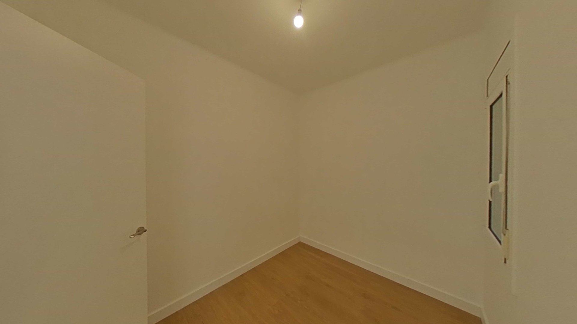 Appartamento a Barcelona, Spagna 4 camere da letto, 66 mq. N° 167155