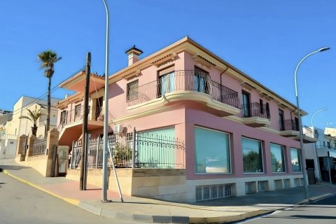 Villa in San Miguel de Salinas, Alicante, Spain 4 bedrooms, 550 sq.m. No. 115987