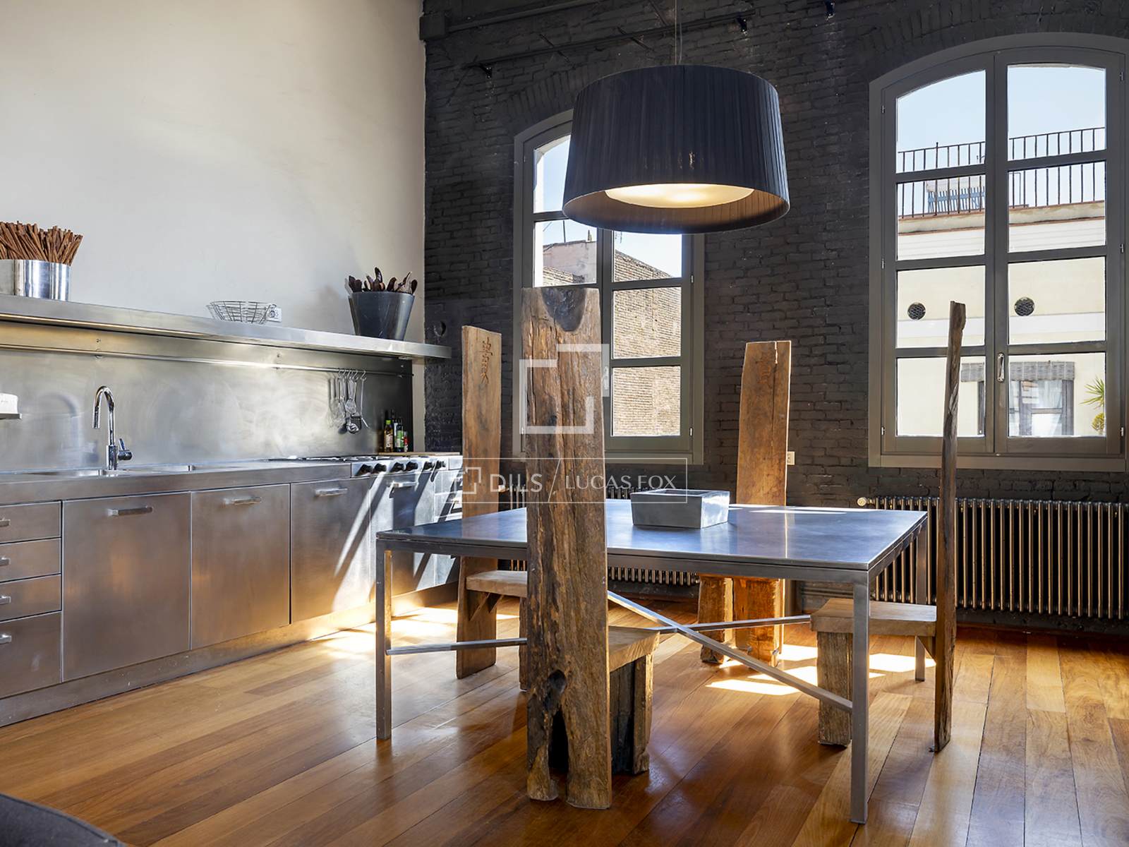 Apartamento en Barcelona, España 2 dormitorios, 251 m2 No. 161360