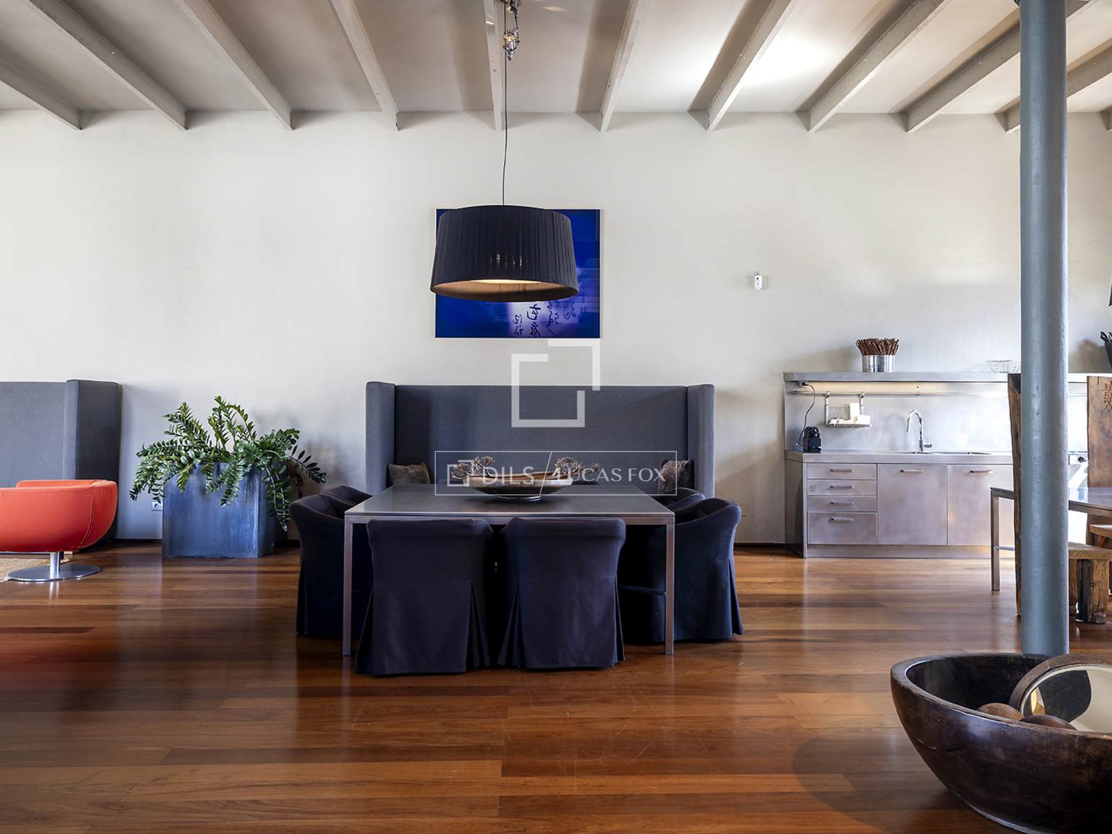 Apartamento en Barcelona, España 2 dormitorios, 251 m2 No. 161360