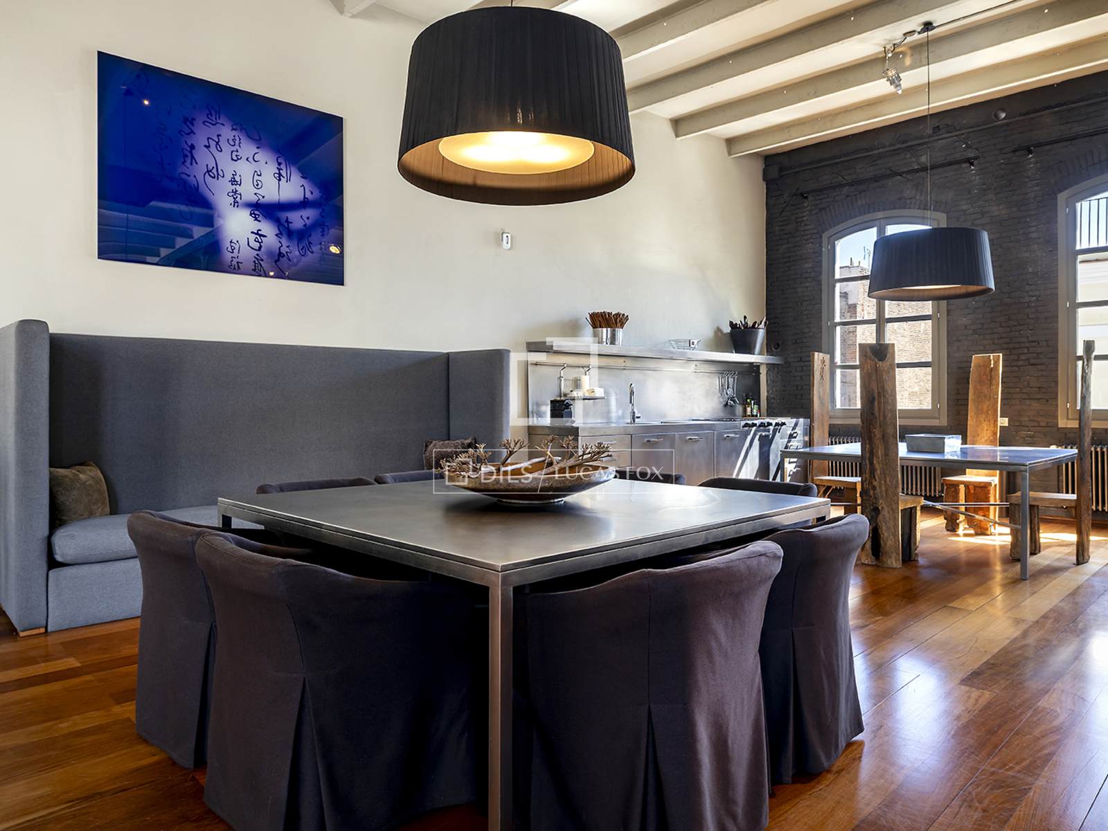 Apartamento en Barcelona, España 2 dormitorios, 251 m2 No. 161360