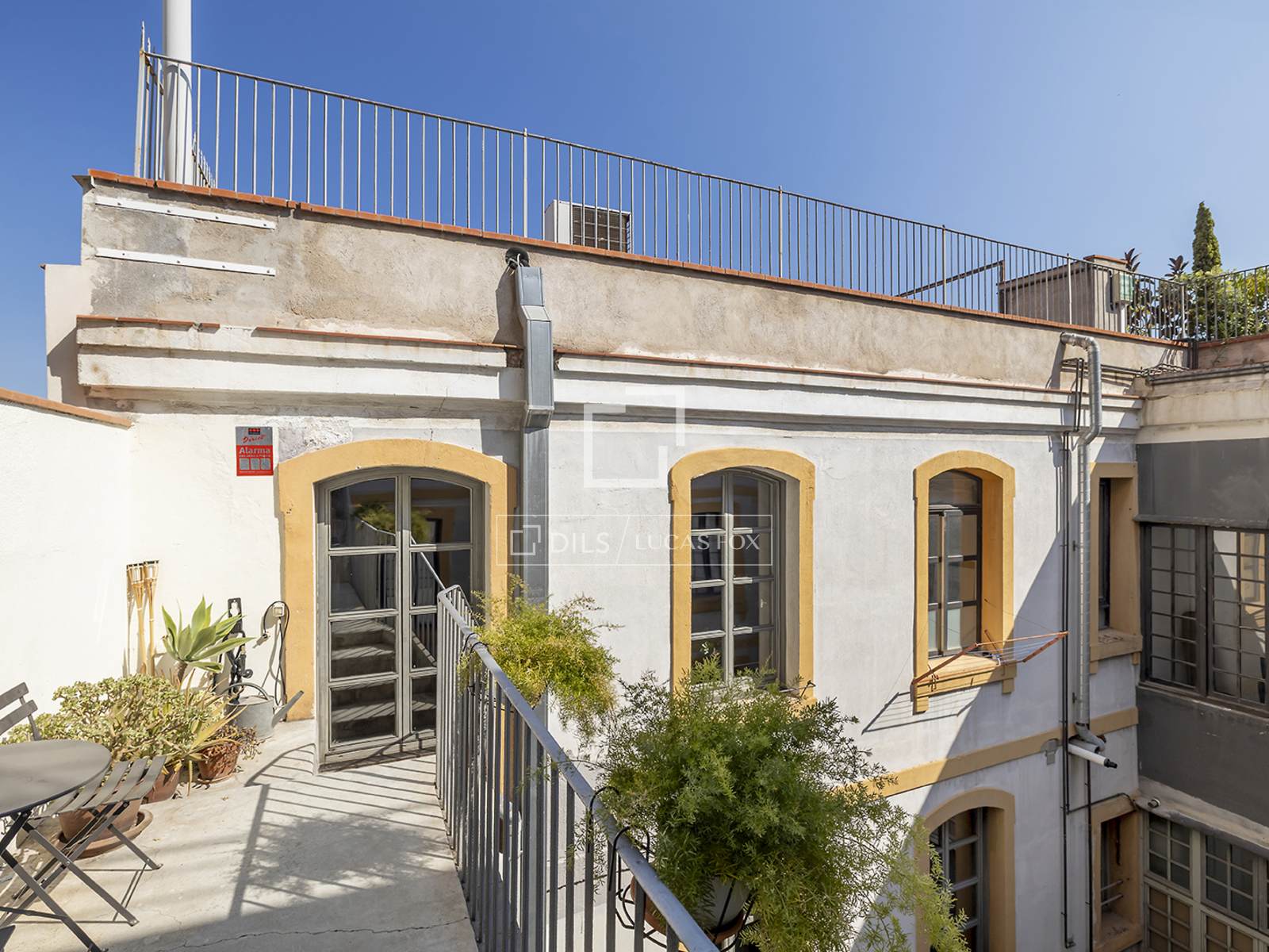 Apartamento en Barcelona, España 2 dormitorios, 251 m2 No. 161360