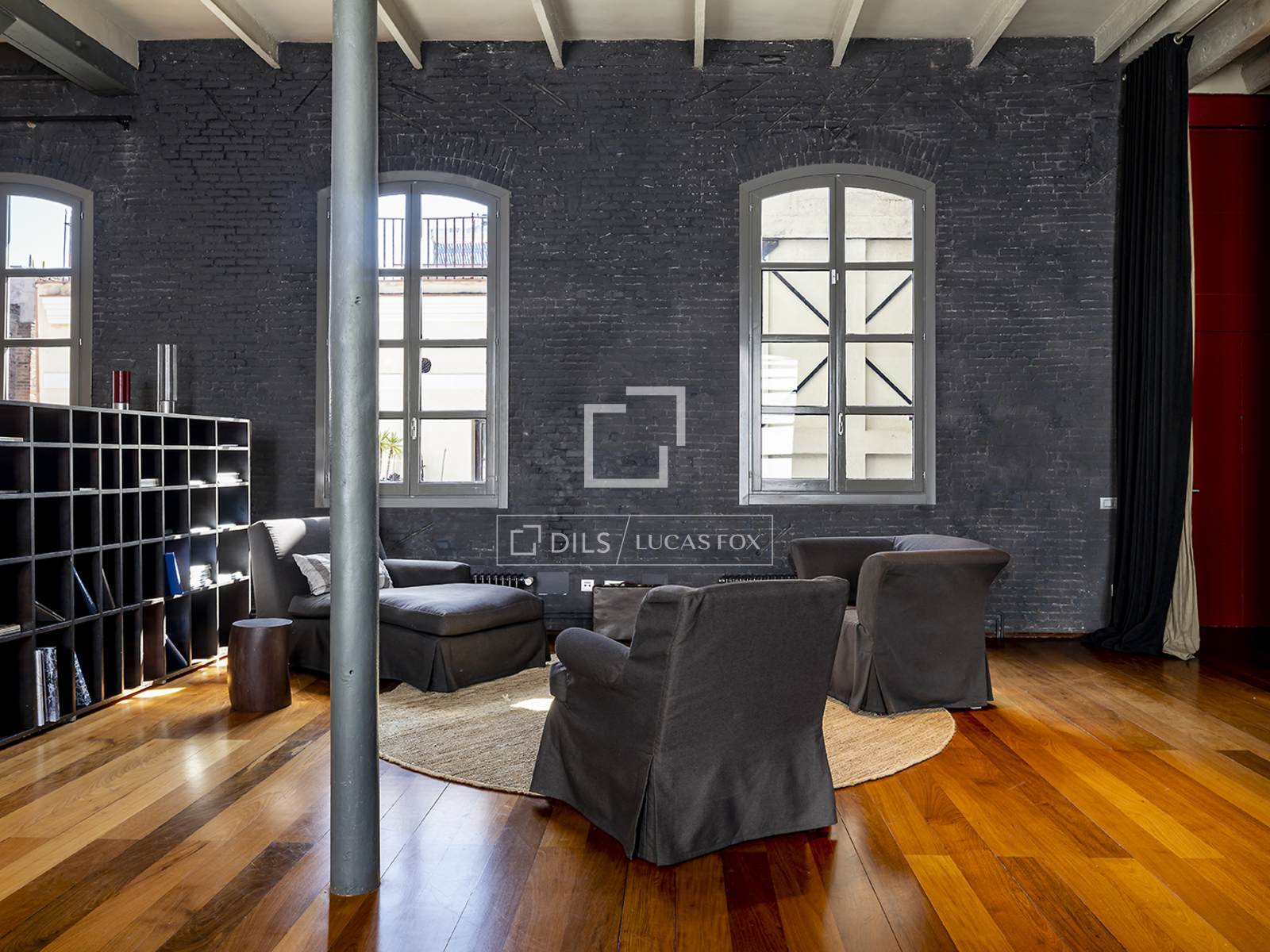 Apartamento en Barcelona, España 2 dormitorios, 251 m2 No. 161360