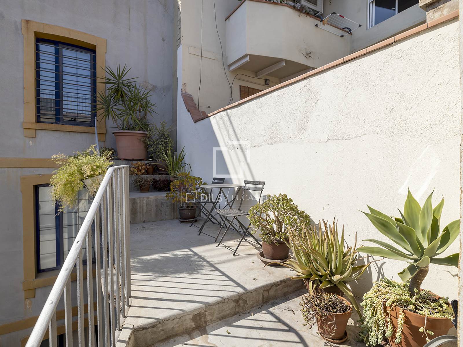 Apartamento en Barcelona, España 2 dormitorios, 251 m2 No. 161360