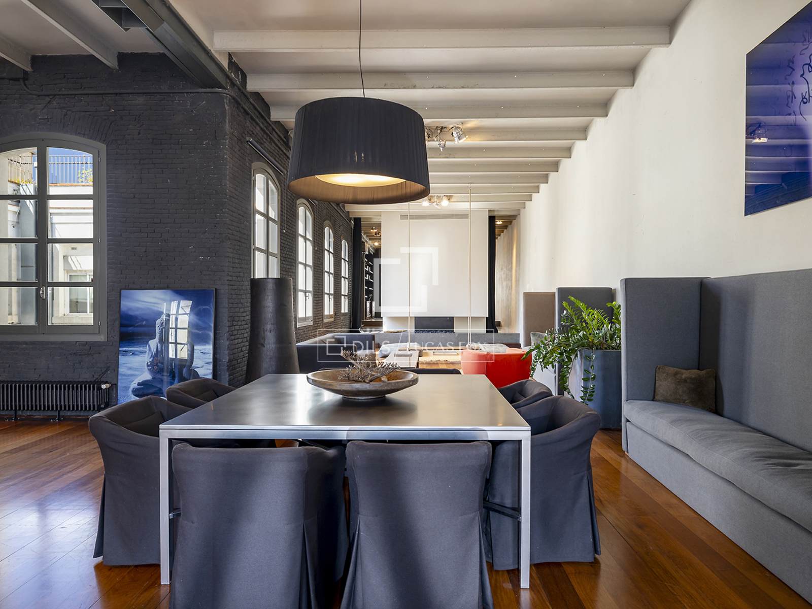 Apartamento en Barcelona, España 2 dormitorios, 251 m2 No. 161360