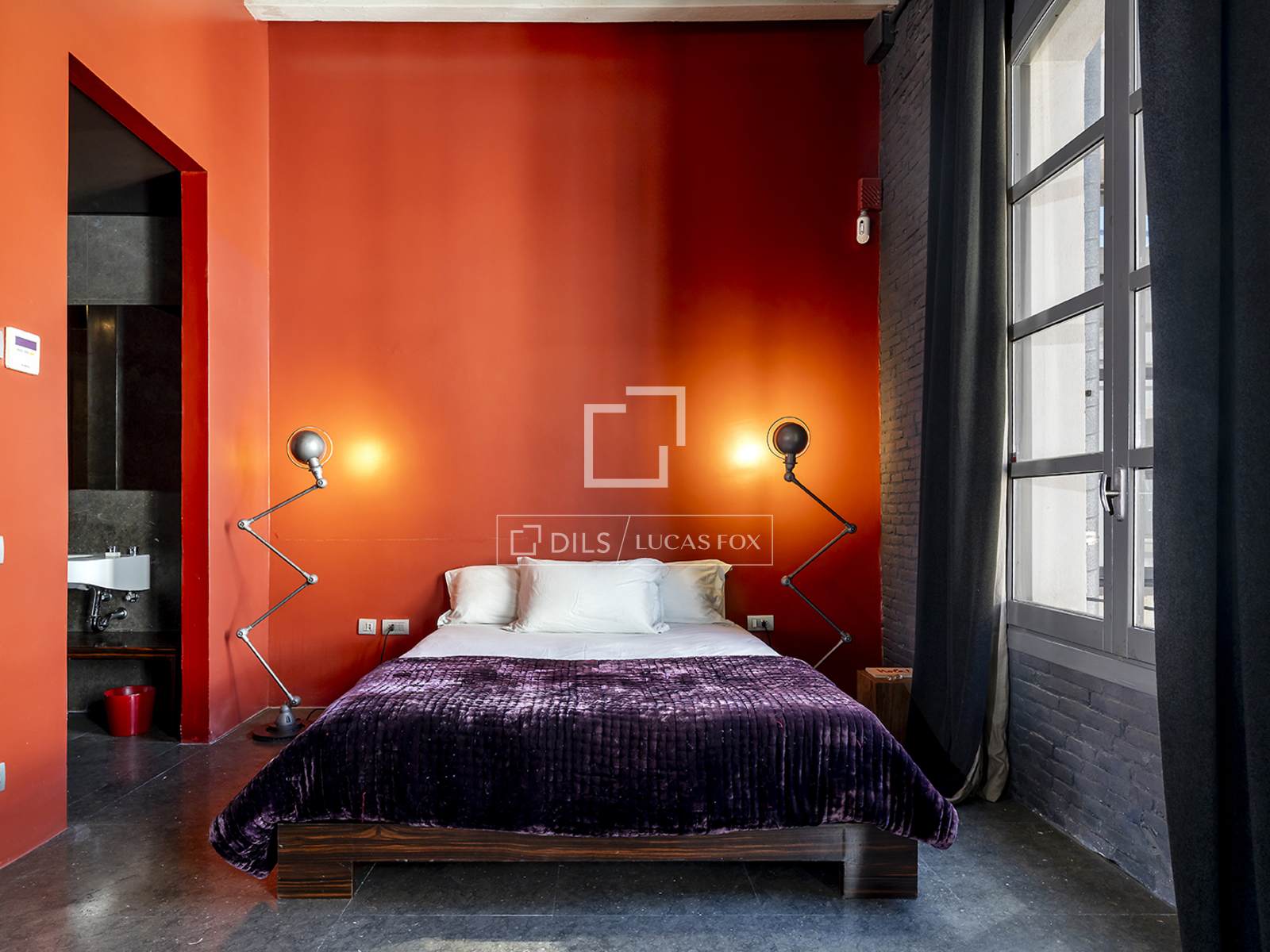 Apartamento en Barcelona, España 2 dormitorios, 251 m2 No. 161360