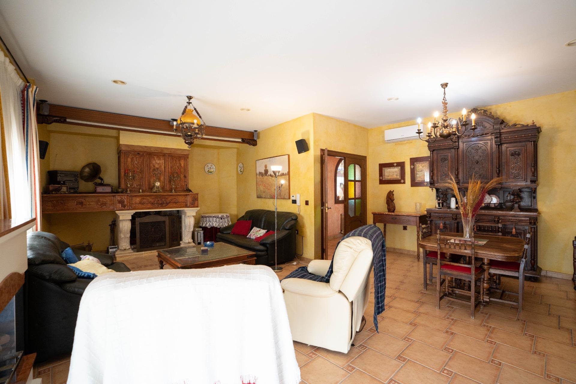 Liikekiinteistö San Miguel de Salinas, Alicante, Espanja 468 m2 No. 168719