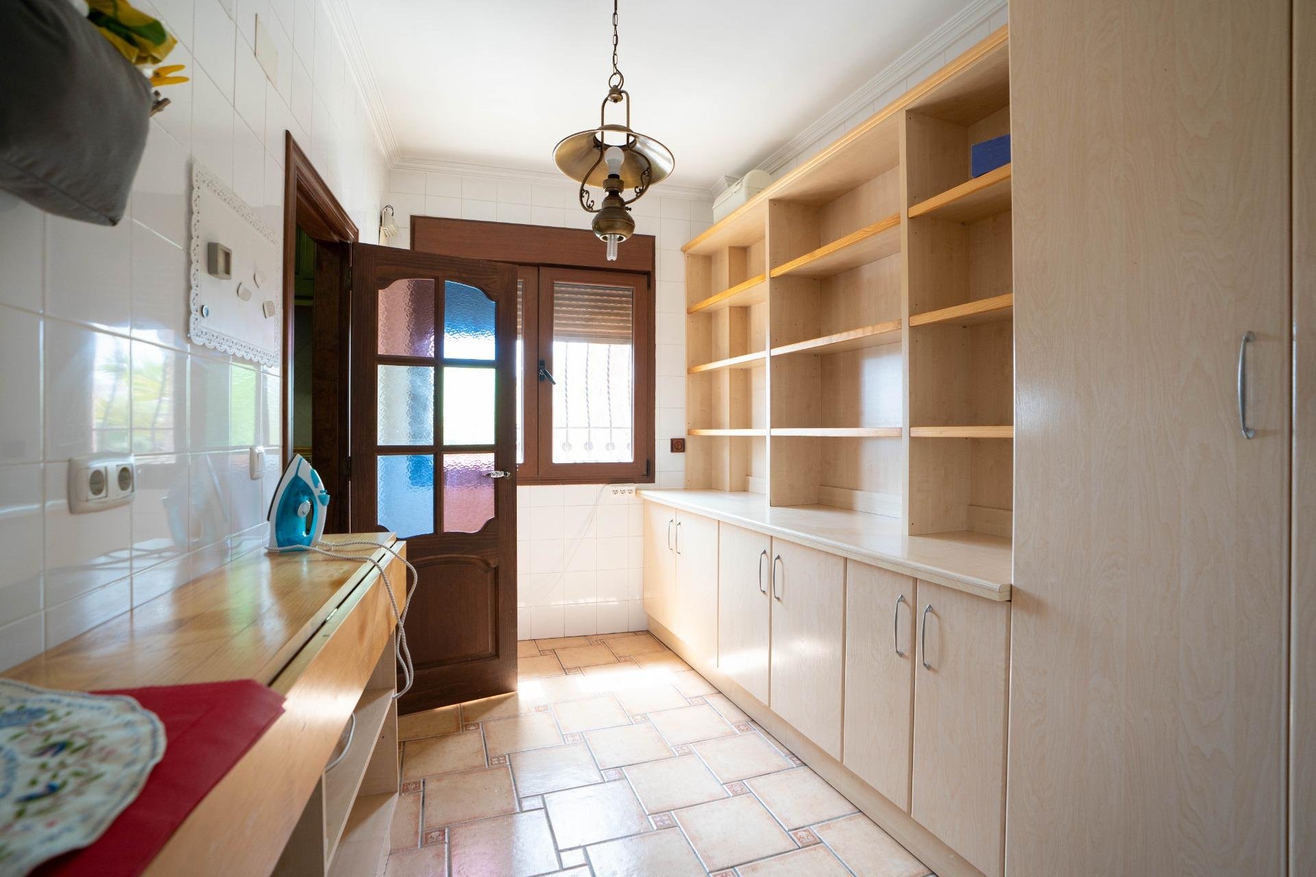 Liikekiinteistö San Miguel de Salinas, Alicante, Espanja 468 m2 No. 168719