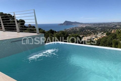 Villa in Altea, Alicante, Spain 4 bedrooms, 260 sq.m. No. 57600