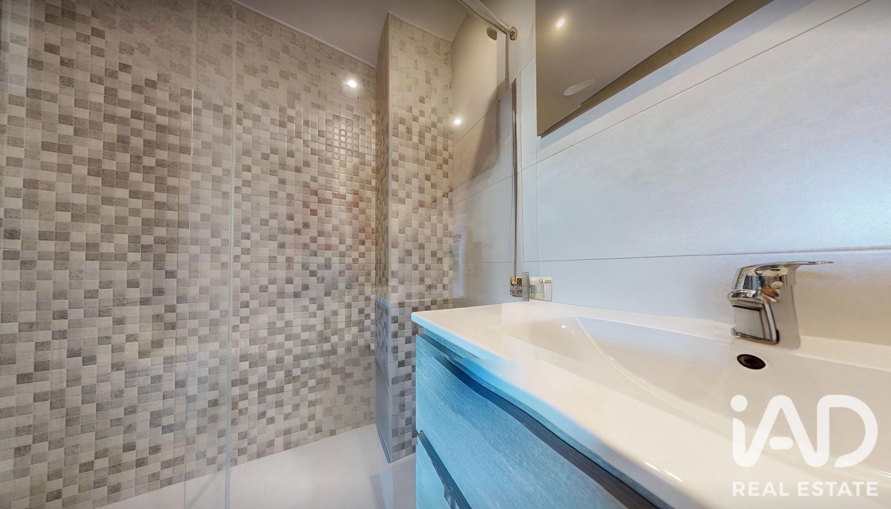 Huoneisto Madrid, Espanja 5 makuuhuonetta, 274 m2 No. 195745