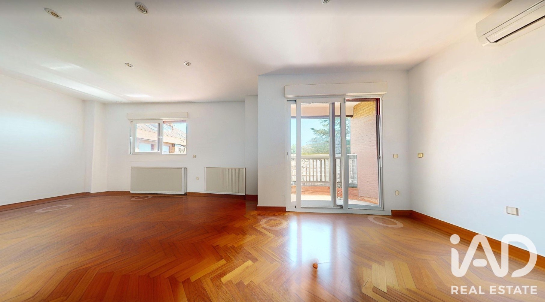 Huoneisto Madrid, Espanja 5 makuuhuonetta, 274 m2 No. 195745