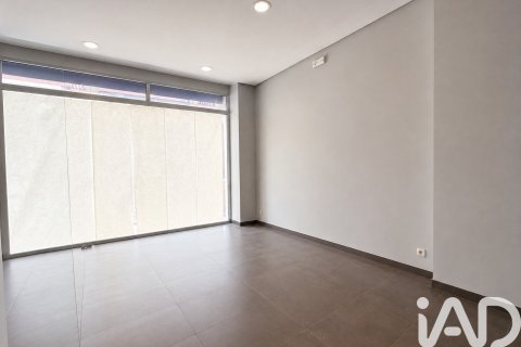 Commercial property in Leon, Spain 3 bedrooms, 88 sq.m. No. 195749