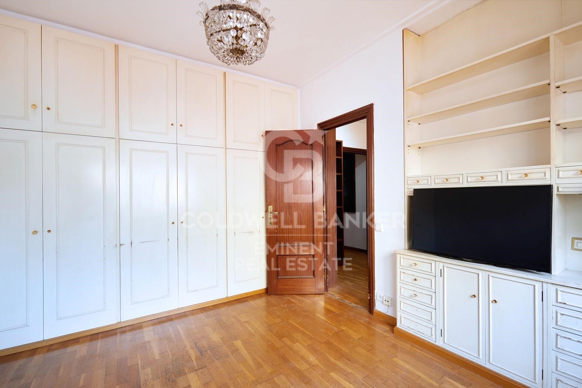 Apartment in Barcelona, Spain 4 bedrooms, 180 sq.m. No. 157421