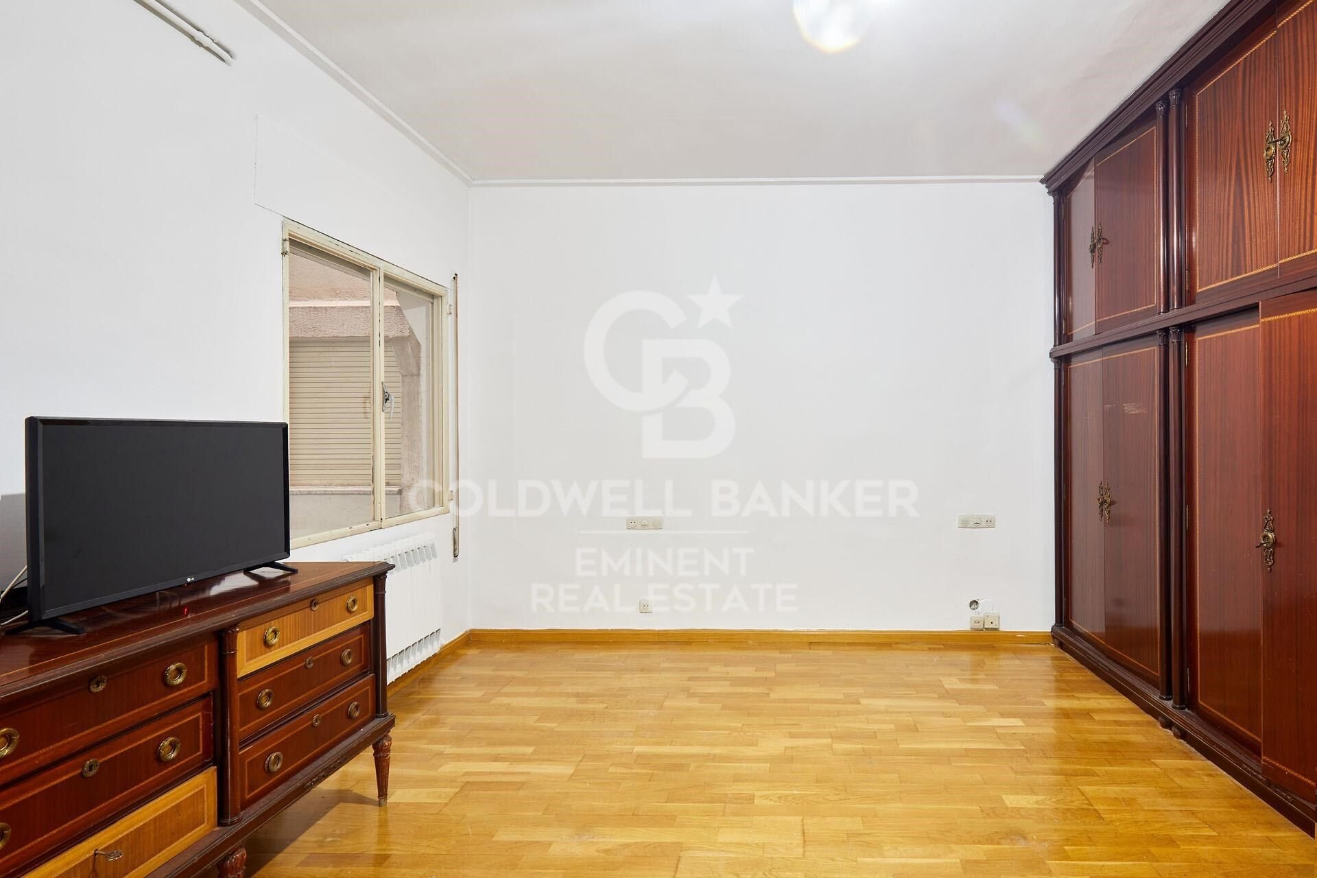 Apartment in Barcelona, Spain 4 bedrooms, 180 sq.m. No. 157421