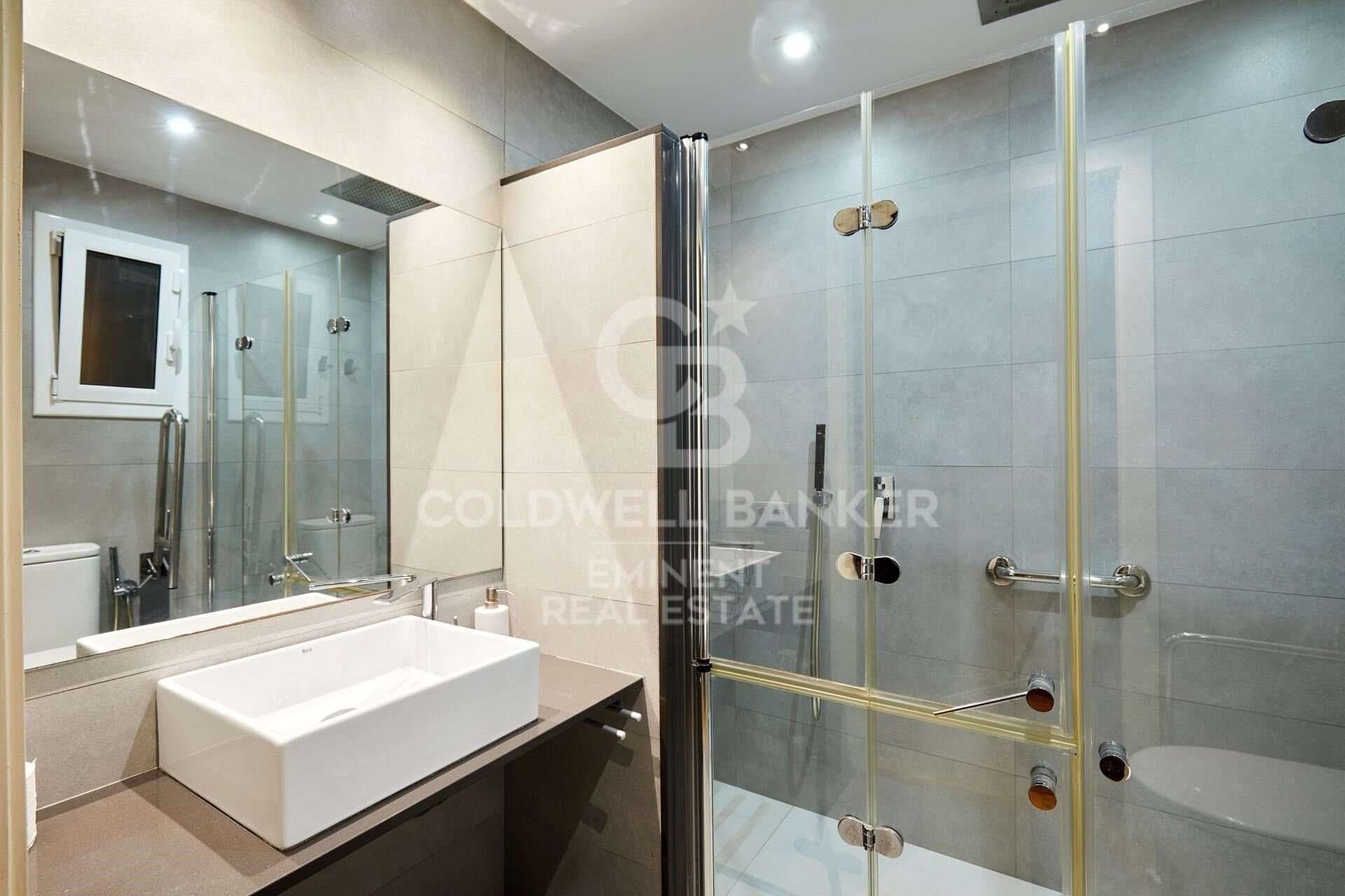 Apartment in Barcelona, Spain 4 bedrooms, 180 sq.m. No. 157421