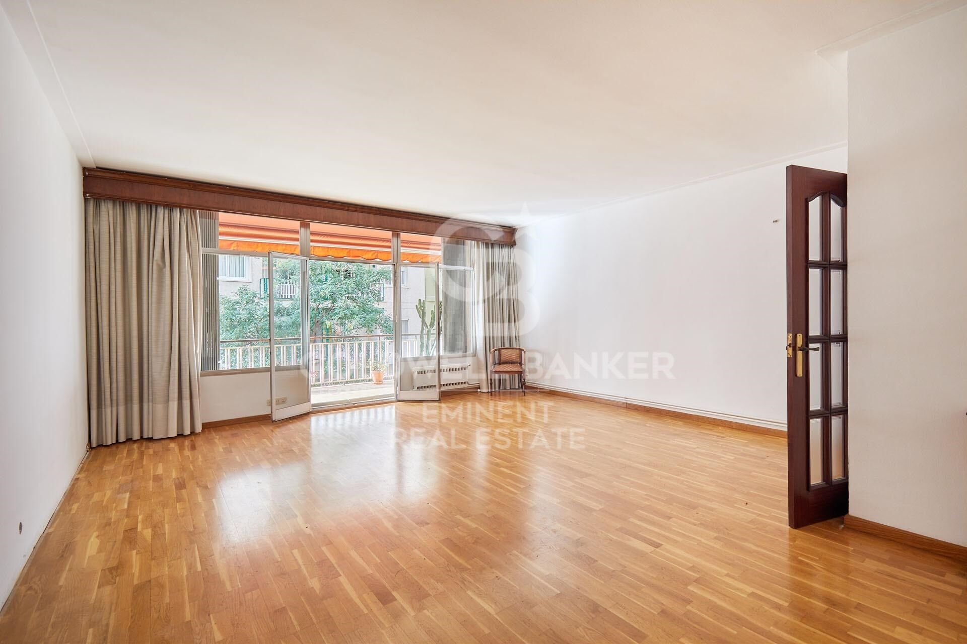 Apartment in Barcelona, Spain 4 bedrooms, 180 sq.m. No. 157421