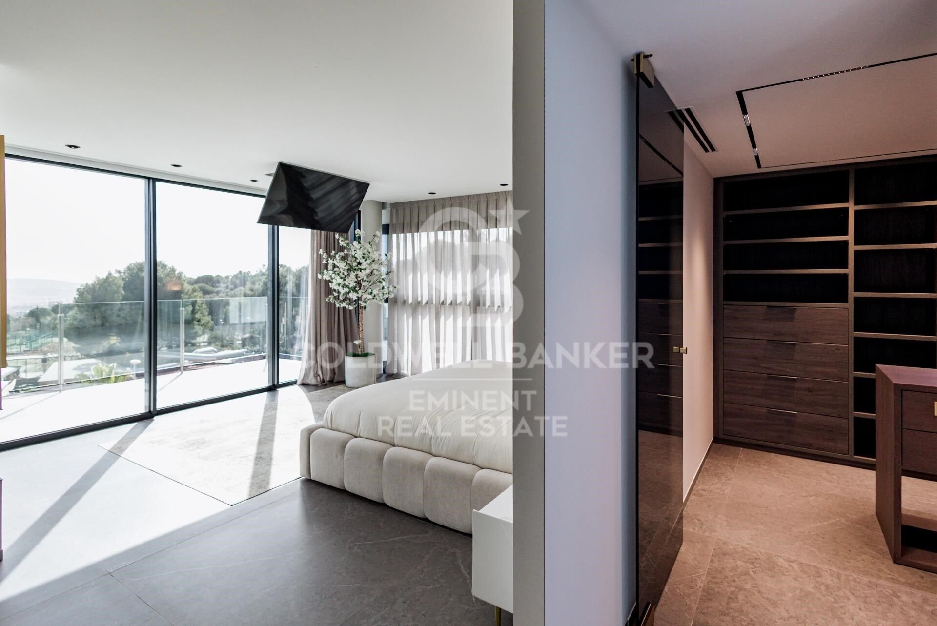 Māja Barcelona, Spānijā 6 istabas, 710 m2 Nr. 179130