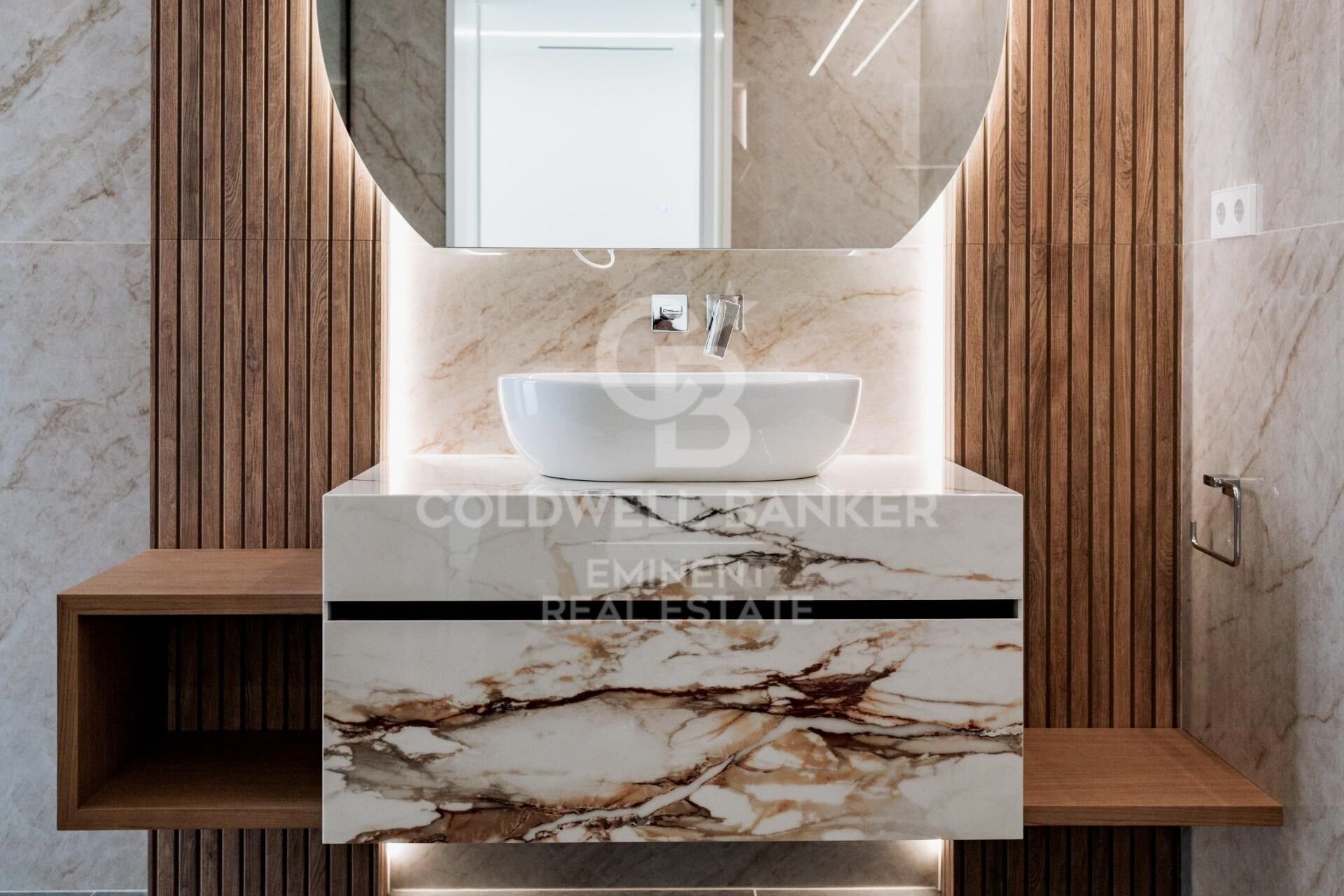 Māja Barcelona, Spānijā 6 istabas, 710 m2 Nr. 179130