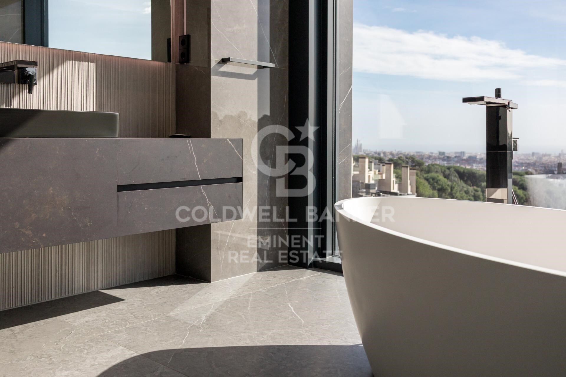 Māja Barcelona, Spānijā 6 istabas, 710 m2 Nr. 179130