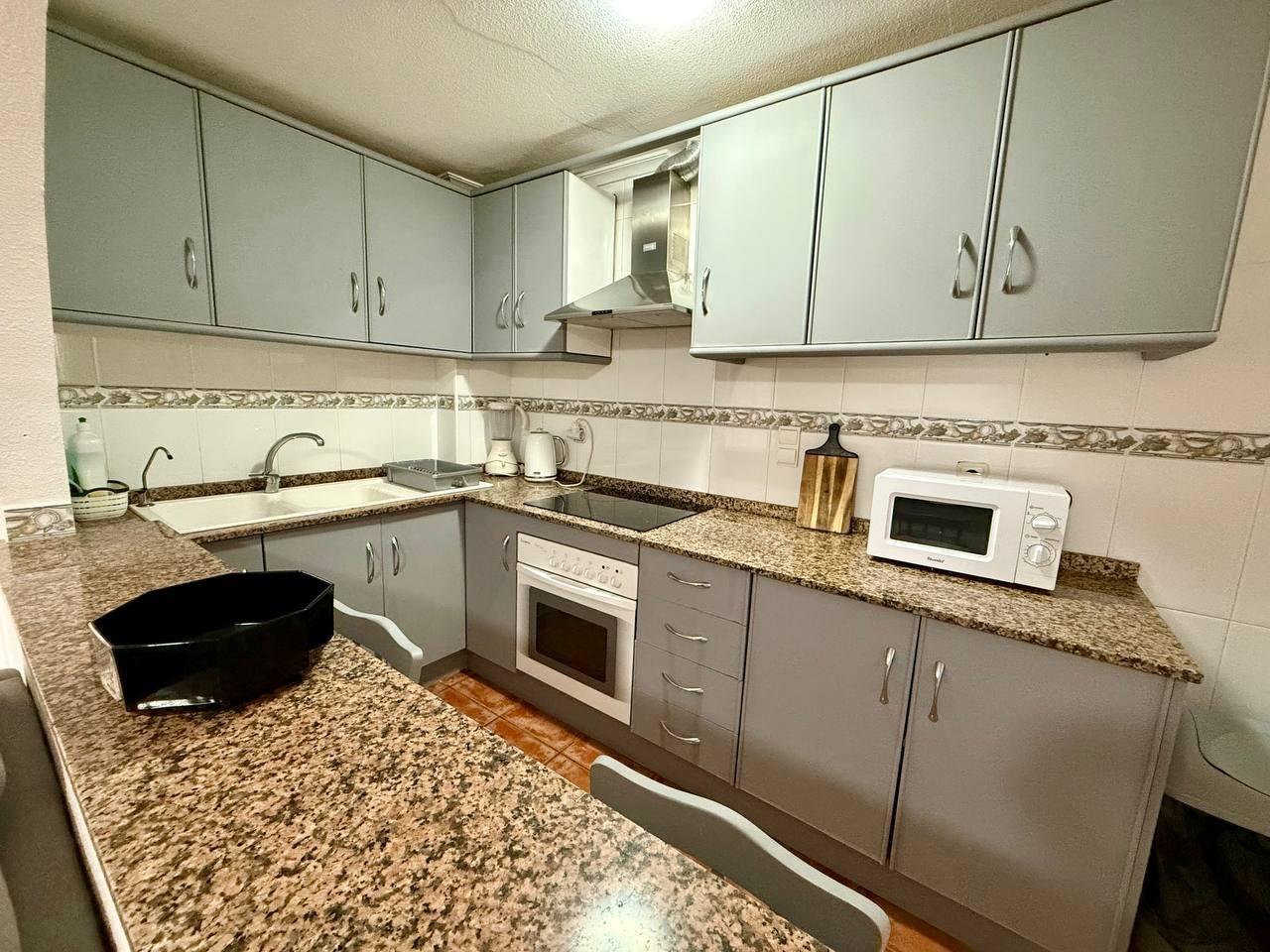 Apartment à Torrevieja, Alicante, Espagne 2 chambres, 89 m2 No. 182804