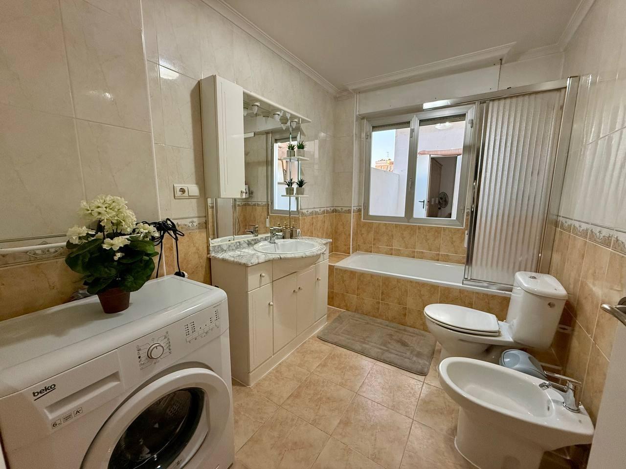 Apartment à Torrevieja, Alicante, Espagne 2 chambres, 89 m2 No. 182804