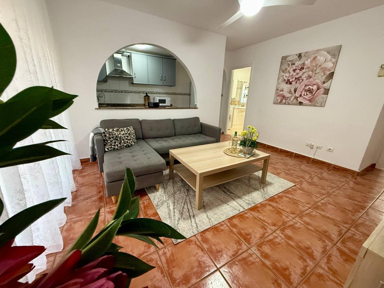 Apartment à Torrevieja, Alicante, Espagne 2 chambres, 89 m2 No. 182804