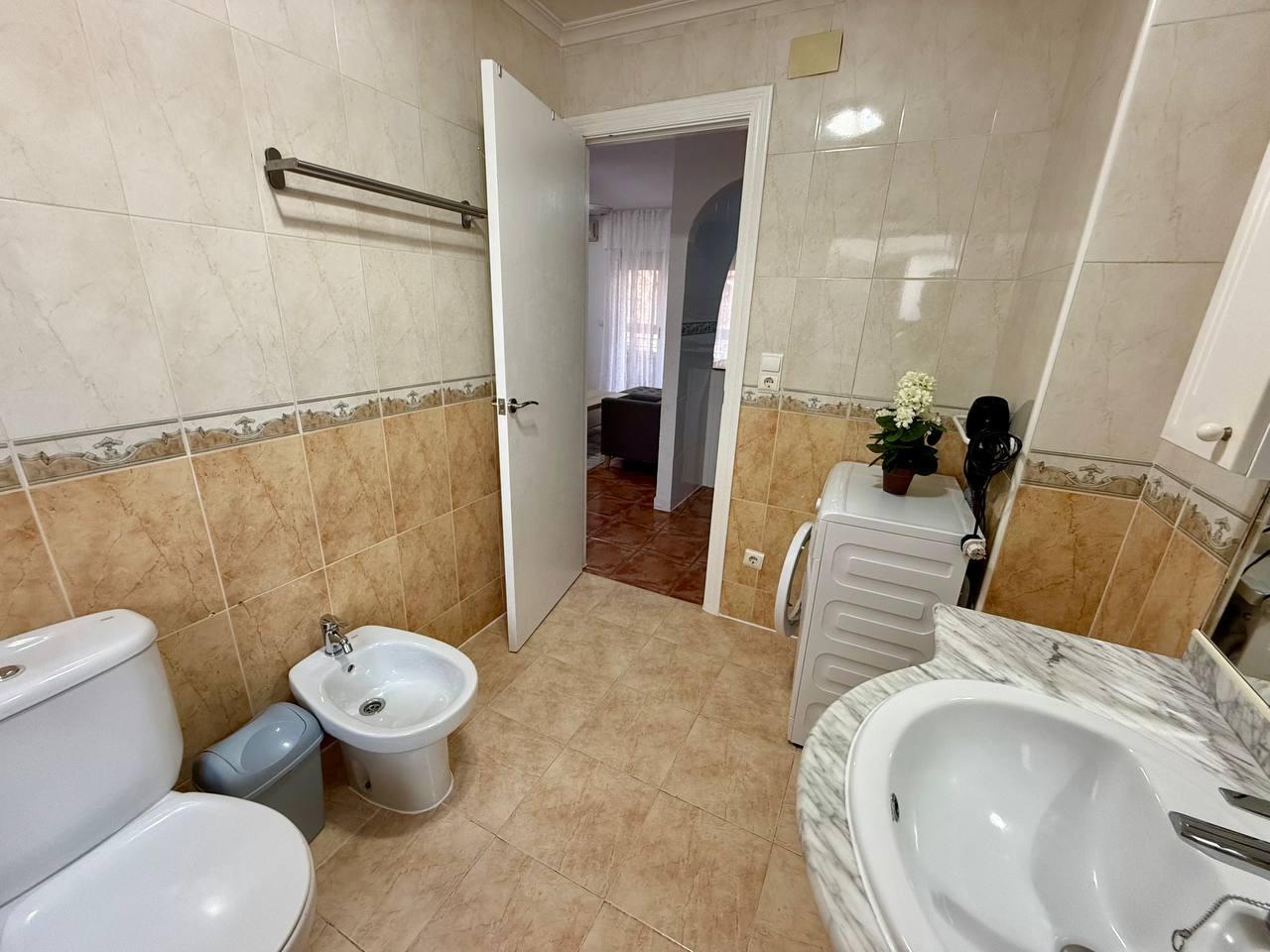 Apartment à Torrevieja, Alicante, Espagne 2 chambres, 89 m2 No. 182804