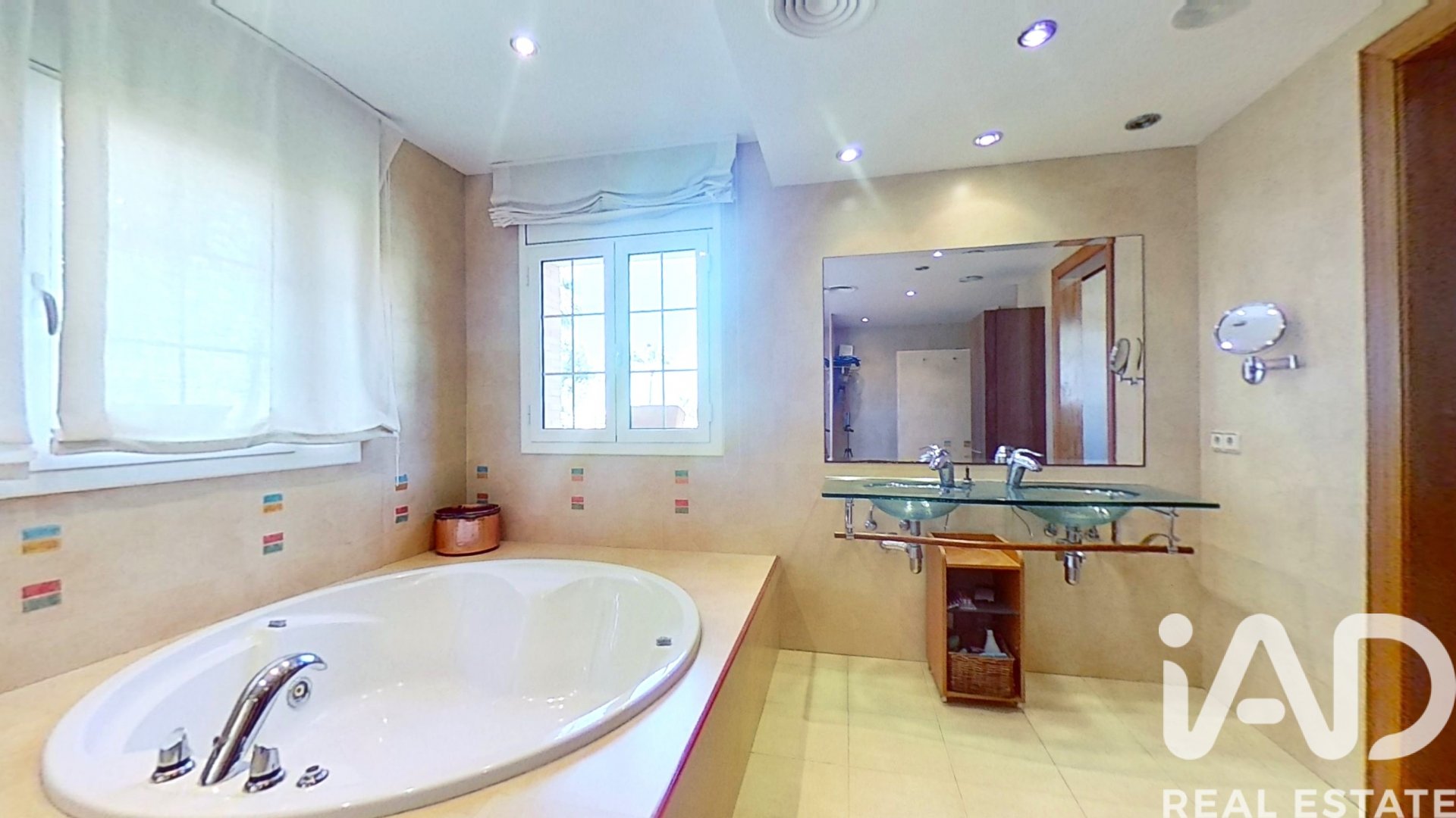 Māja Salou, Tarragona, Spānijā 5 istabas, 653 m2 Nr. 152449