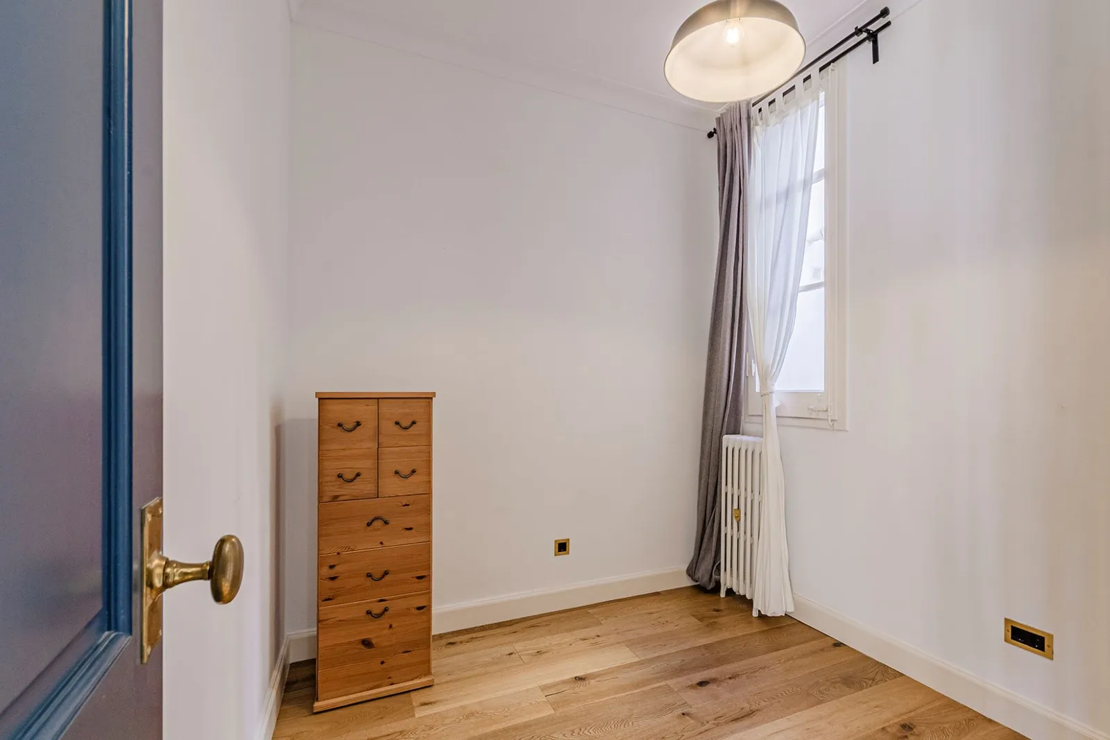 Квартира в Барселона, Испания 4 спальни,  №141290