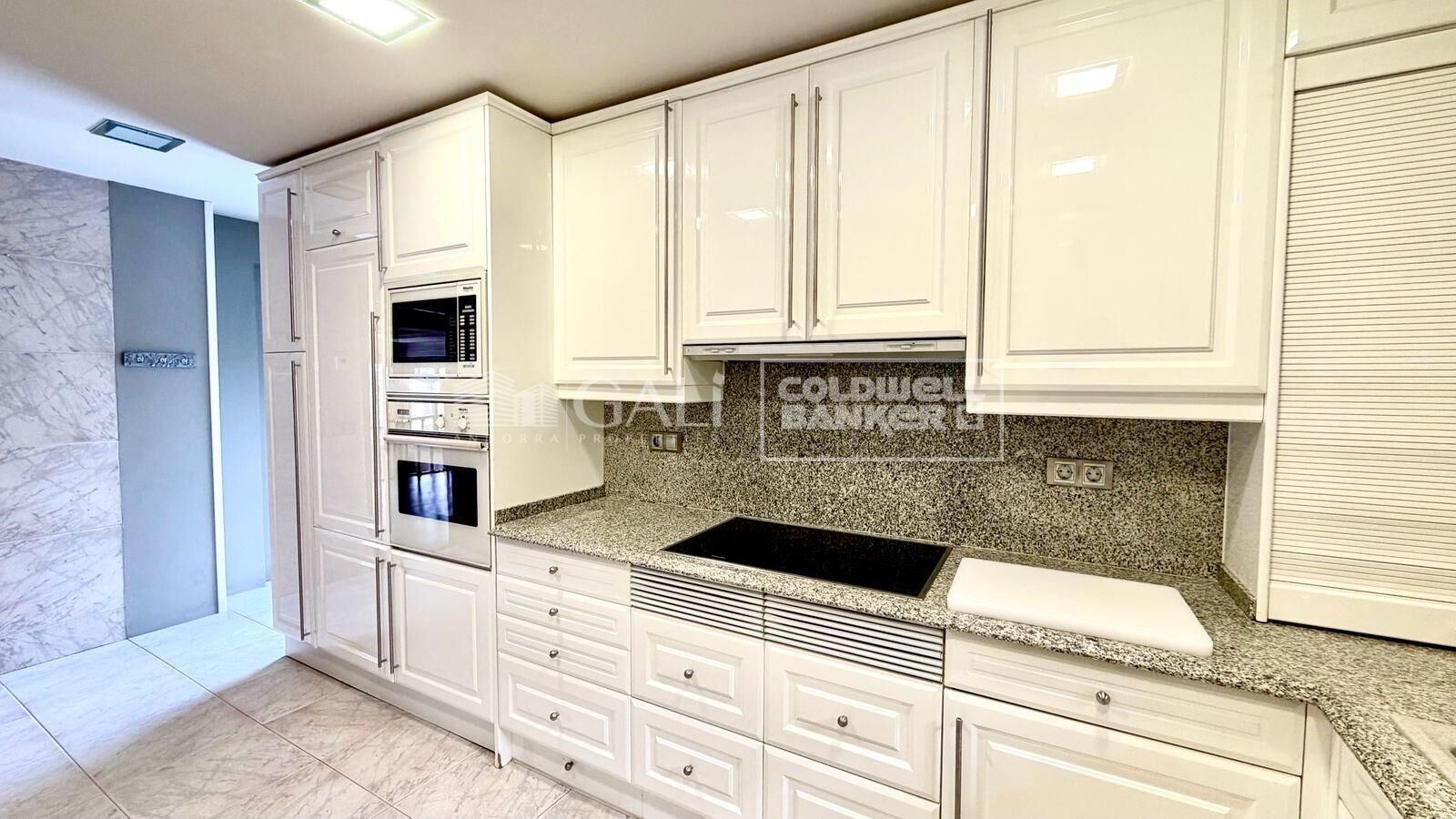 Huvila Principado De Andorra (Ninguna Poblacion Tiene C.P.), Lleida, Espanja 6 makuuhuonetta, 500 m2 No. 156715