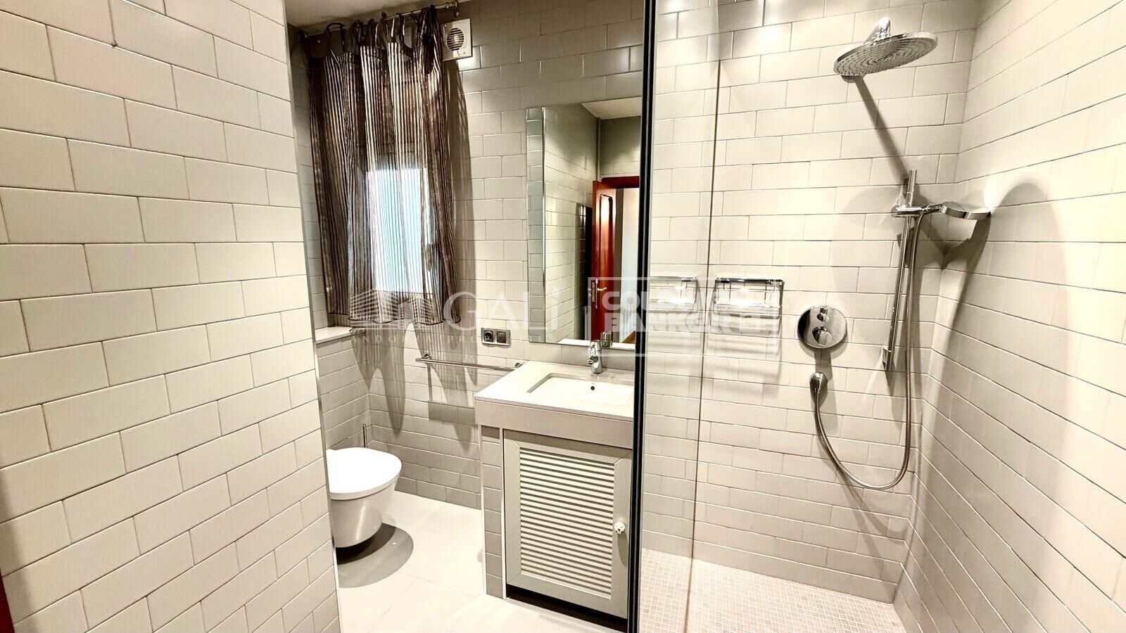 Huvila Principado De Andorra (Ninguna Poblacion Tiene C.P.), Lleida, Espanja 6 makuuhuonetta, 500 m2 No. 156715