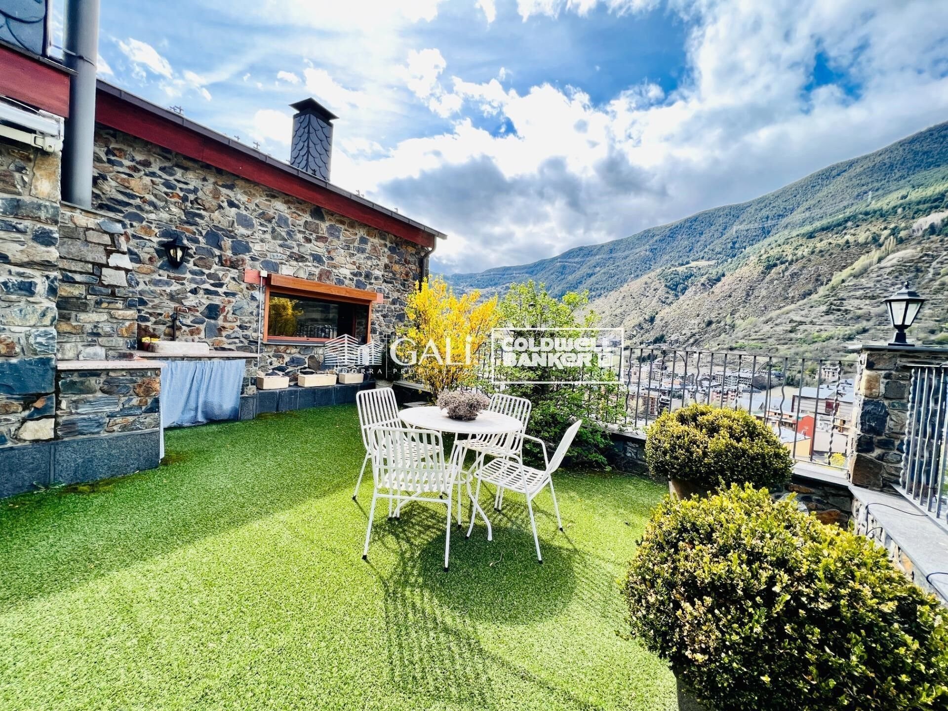 Huvila Principado De Andorra (Ninguna Poblacion Tiene C.P.), Lleida, Espanja 6 makuuhuonetta, 500 m2 No. 156715