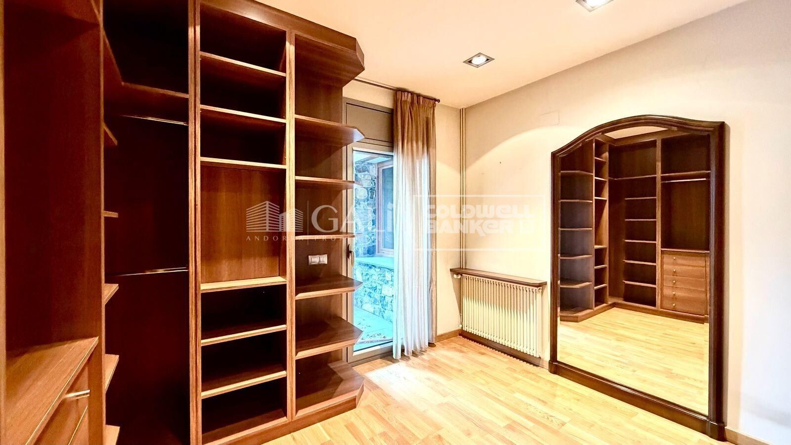 Huvila Principado De Andorra (Ninguna Poblacion Tiene C.P.), Lleida, Espanja 6 makuuhuonetta, 500 m2 No. 156715