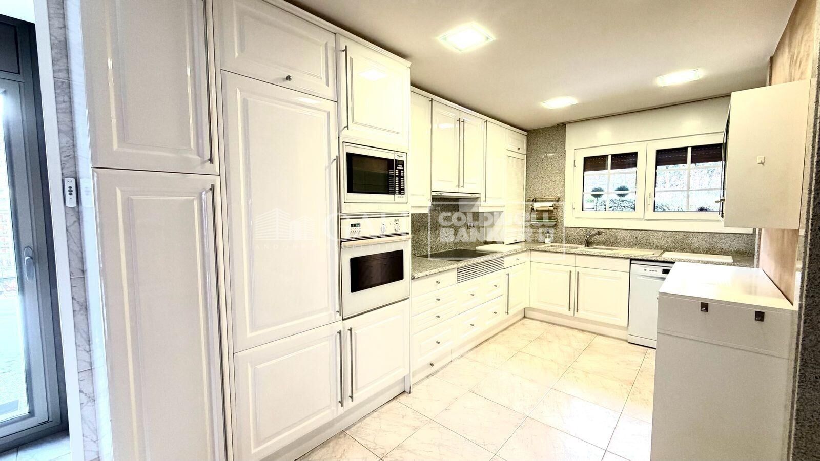 Huvila Principado De Andorra (Ninguna Poblacion Tiene C.P.), Lleida, Espanja 6 makuuhuonetta, 500 m2 No. 156715