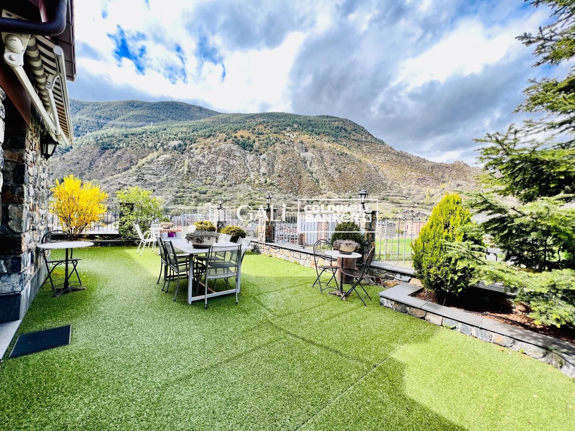 Huvila Principado De Andorra (Ninguna Poblacion Tiene C.P.), Lleida, Espanja 6 makuuhuonetta, 500 m2 No. 156715