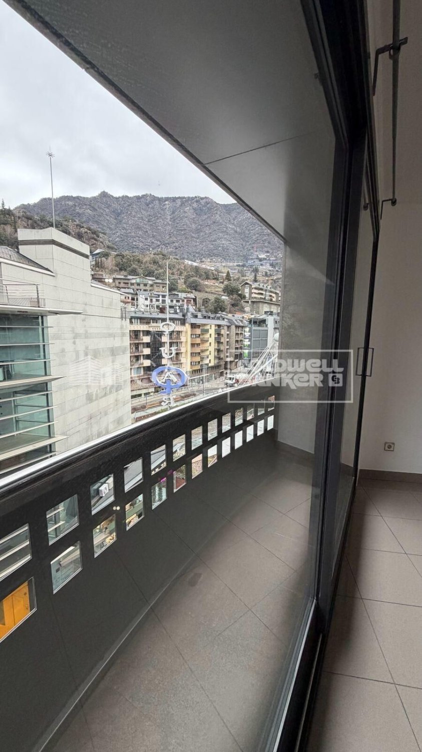 Apartment in Principado De Andorra (Ninguna Poblacion Tiene C.P.), Lleida, Spain 3 bedrooms, 99 sq.m. No. 156710