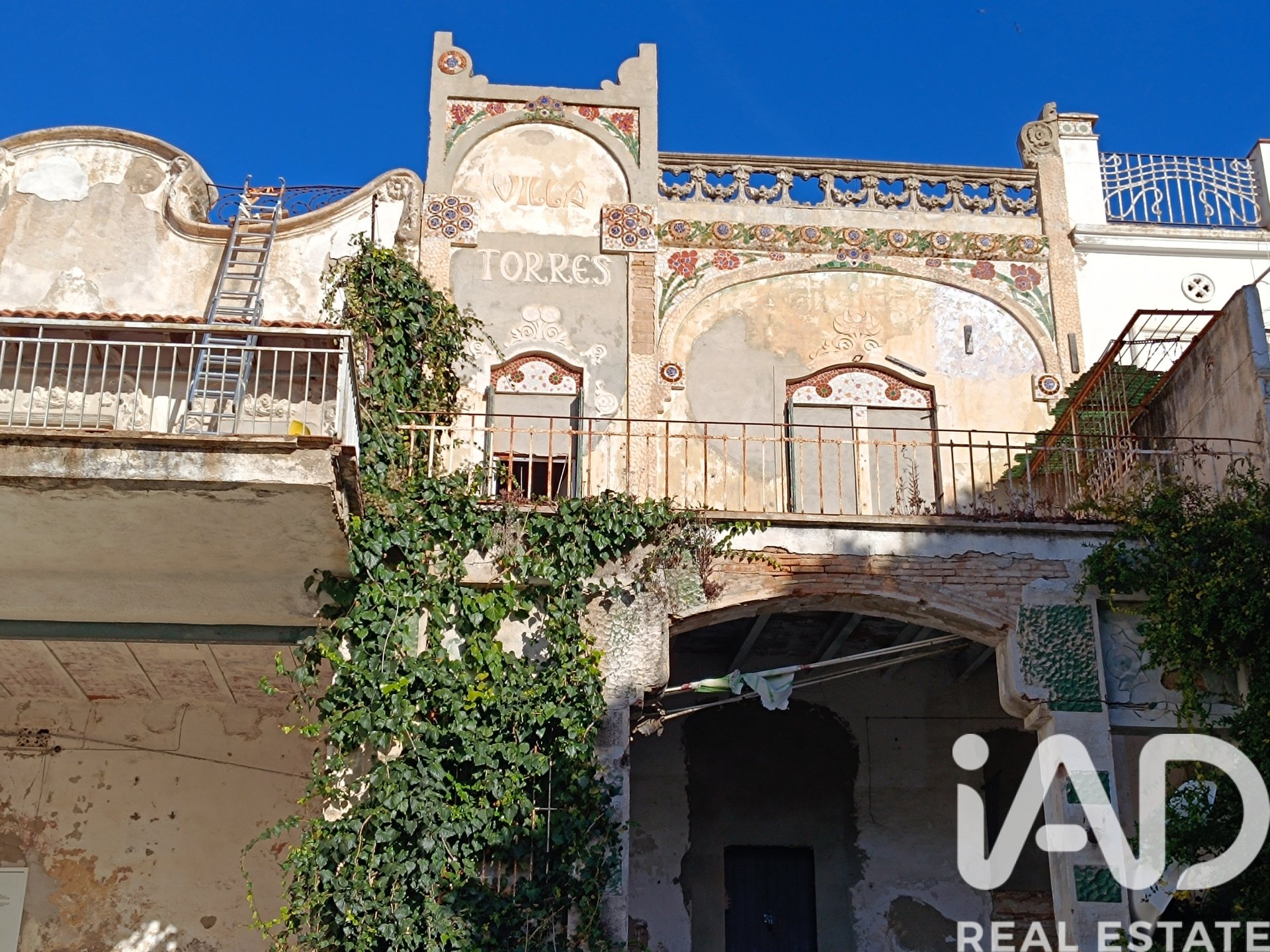 Townhouse in El Vendrell, Tarragona, Spain 4 bedrooms, 248 sq.m. No. 172903