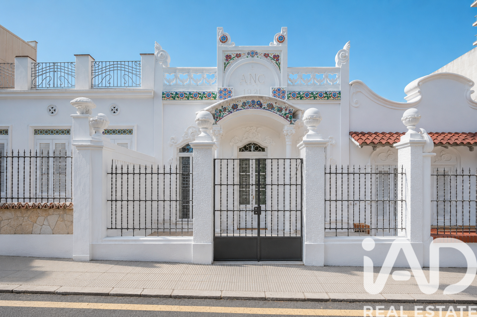 Townhouse in El Vendrell, Tarragona, Spain 4 bedrooms, 248 sq.m. No. 172903