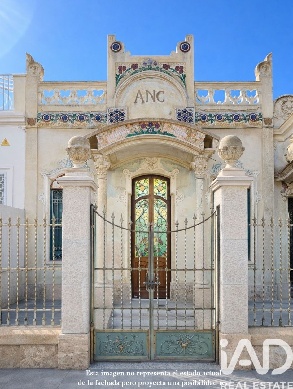 Townhouse in El Vendrell, Tarragona, Spain 4 bedrooms, 248 sq.m. No. 172903