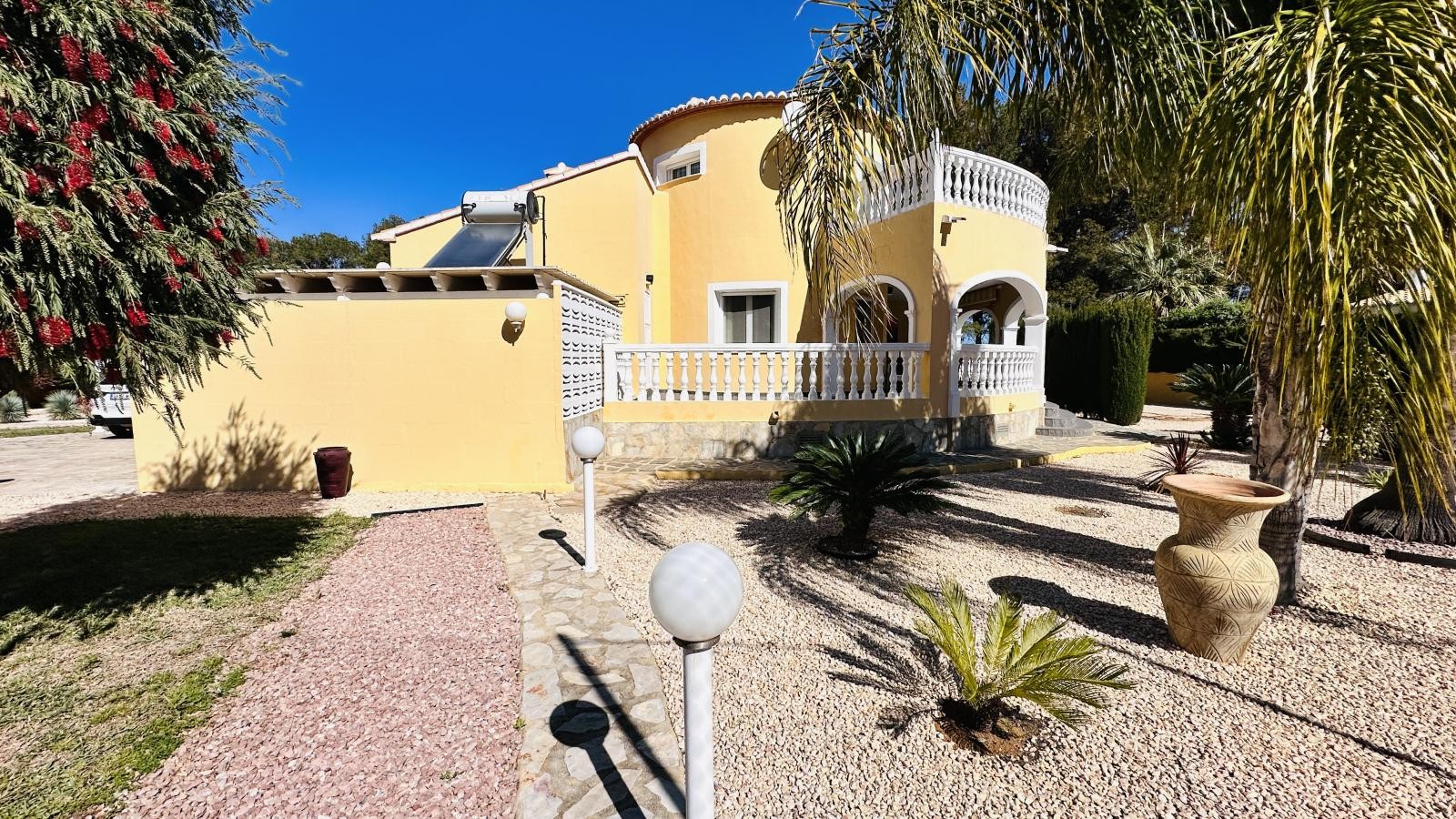 Huvila Denia, Alicante, Espanja 4 makuuhuonetta, 284 m2 No. 195919