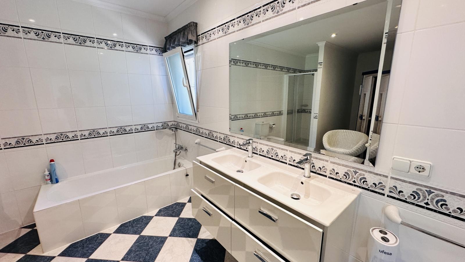 Huvila Denia, Alicante, Espanja 4 makuuhuonetta, 284 m2 No. 195919