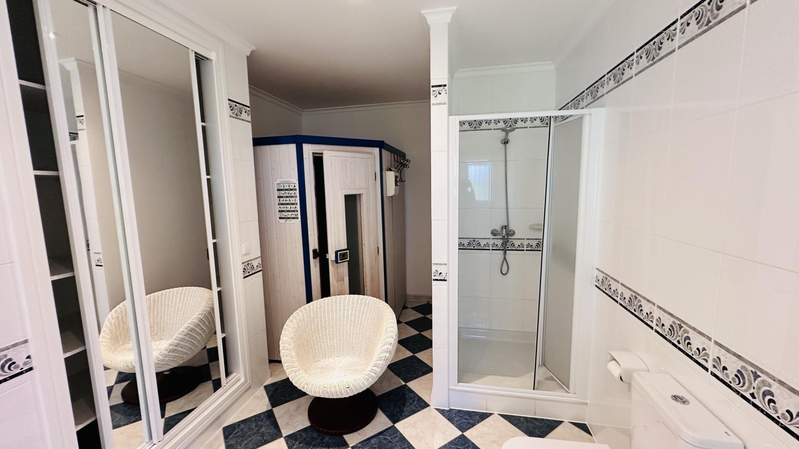 Huvila Denia, Alicante, Espanja 4 makuuhuonetta, 284 m2 No. 195919