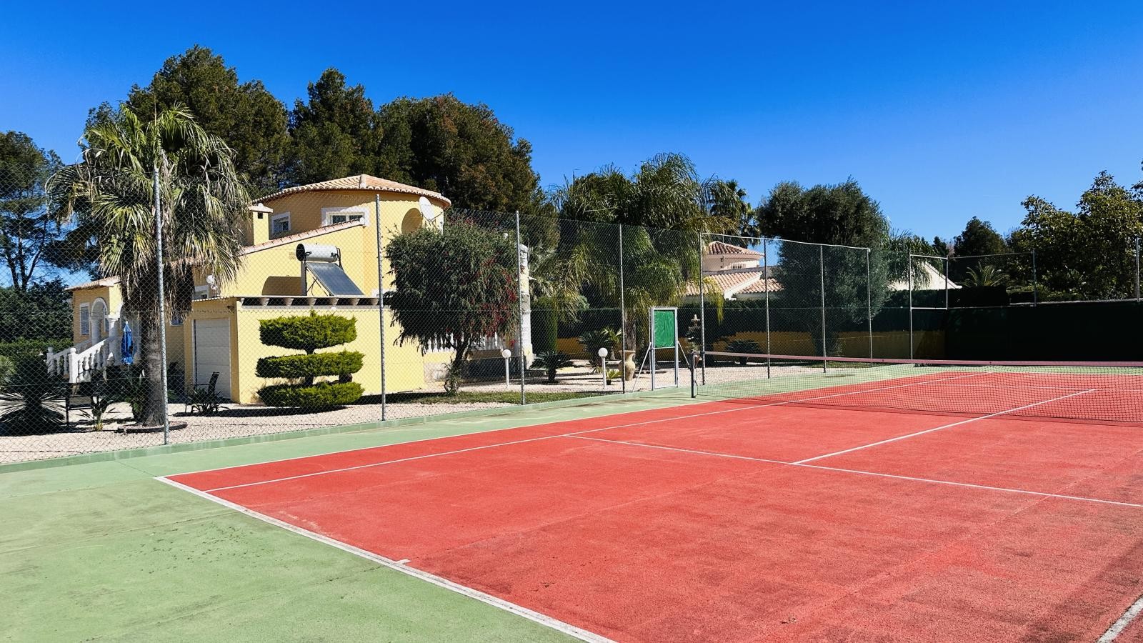 Huvila Denia, Alicante, Espanja 4 makuuhuonetta, 284 m2 No. 195919