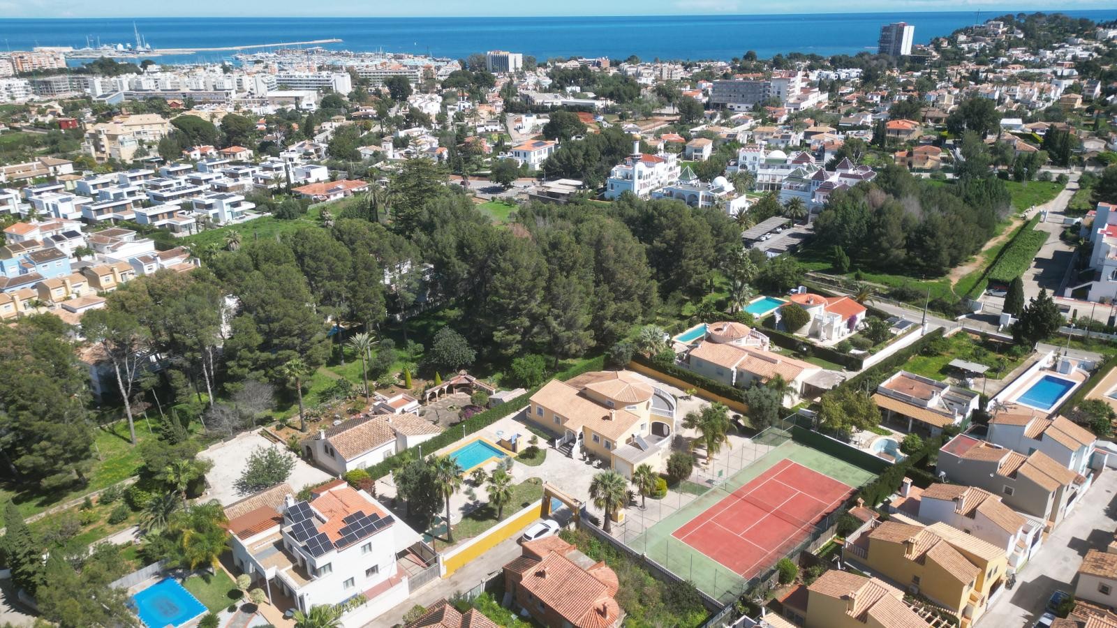 Huvila Denia, Alicante, Espanja 4 makuuhuonetta, 284 m2 No. 195919
