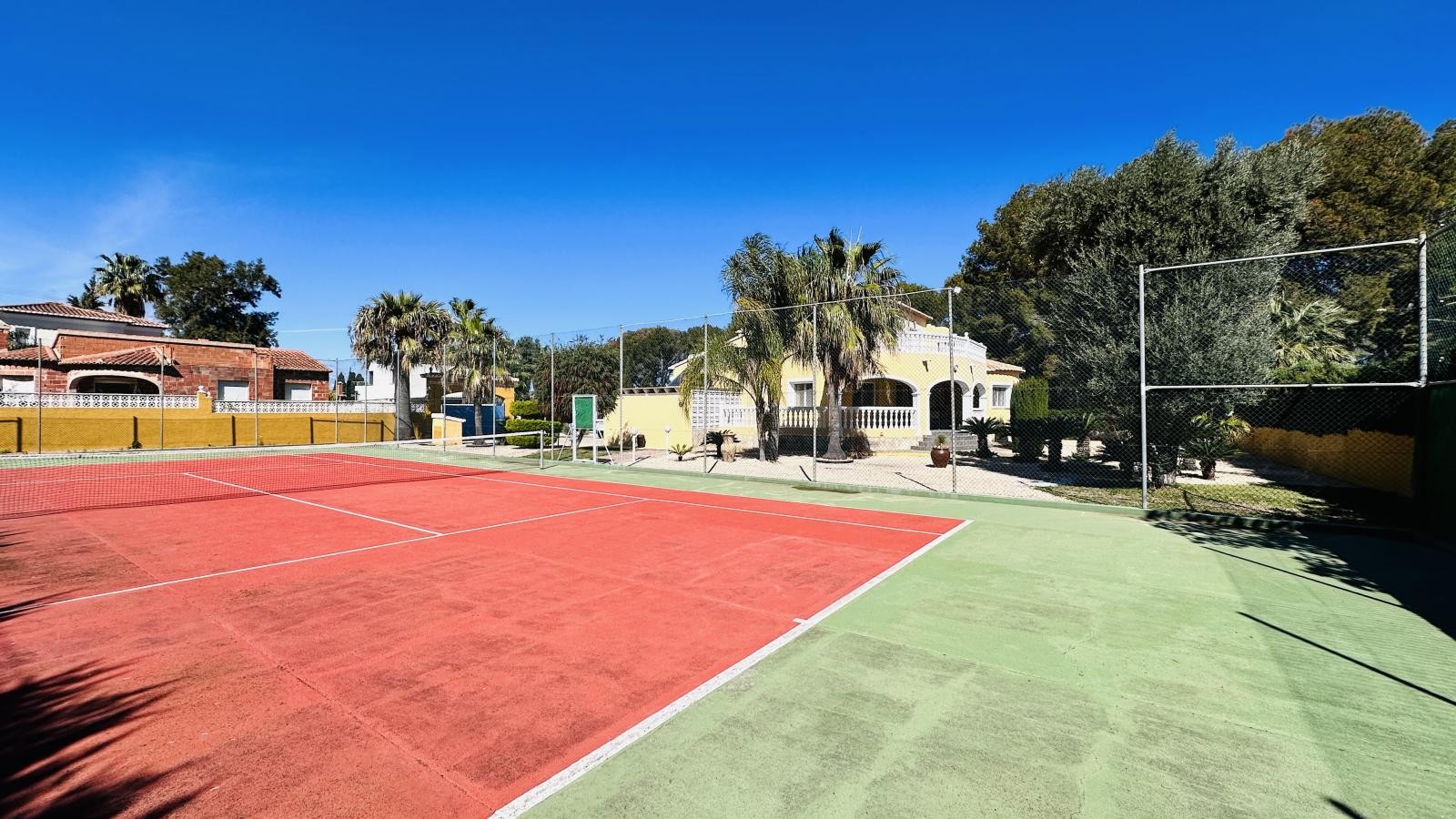 Huvila Denia, Alicante, Espanja 4 makuuhuonetta, 284 m2 No. 195919