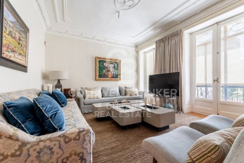 Apartment in Madrid, Spain 5 bedrooms, 267 sq.m. No. 157208