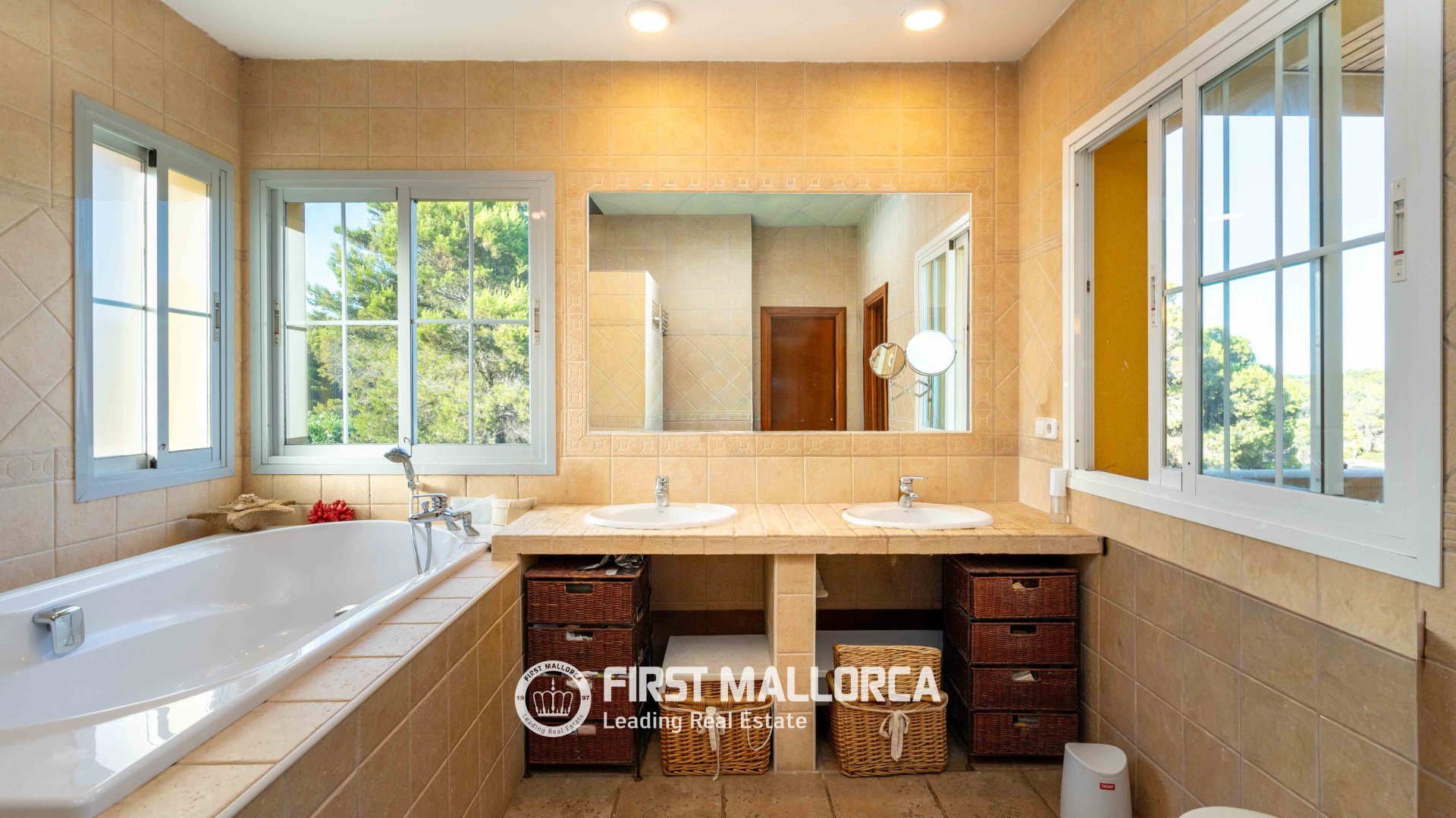 Villa a Santa Ponsa, Mallorca, Spagna 6 camere da letto, 375 mq. N° 181295