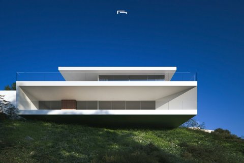 Villa in Moraira, Alicante, Spain 5 bedrooms, 370 sq.m. No. 111423