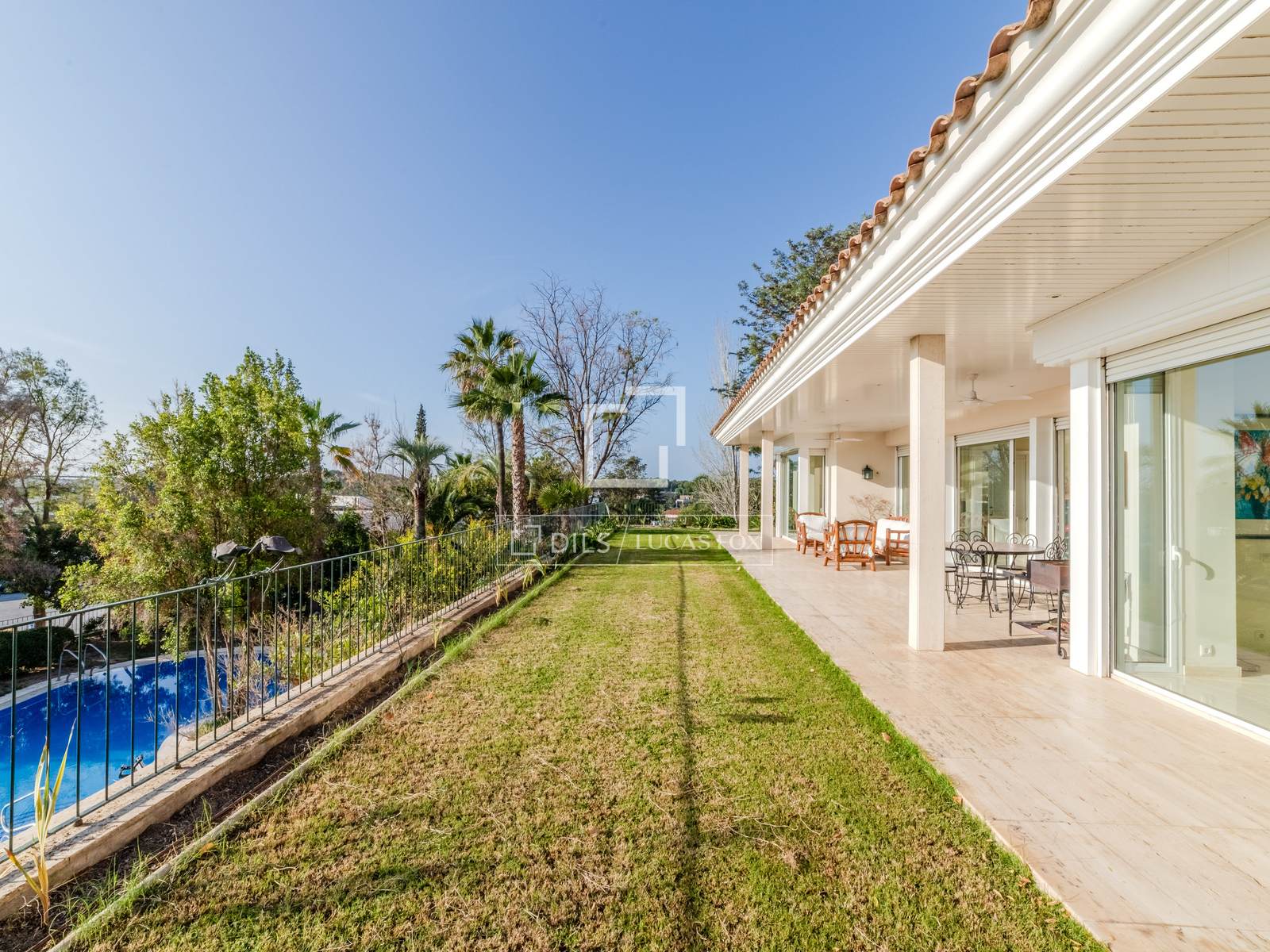 Villa a Sitges, Barcelona, Spagna 5 camere da letto, 910 mq. N° 150487