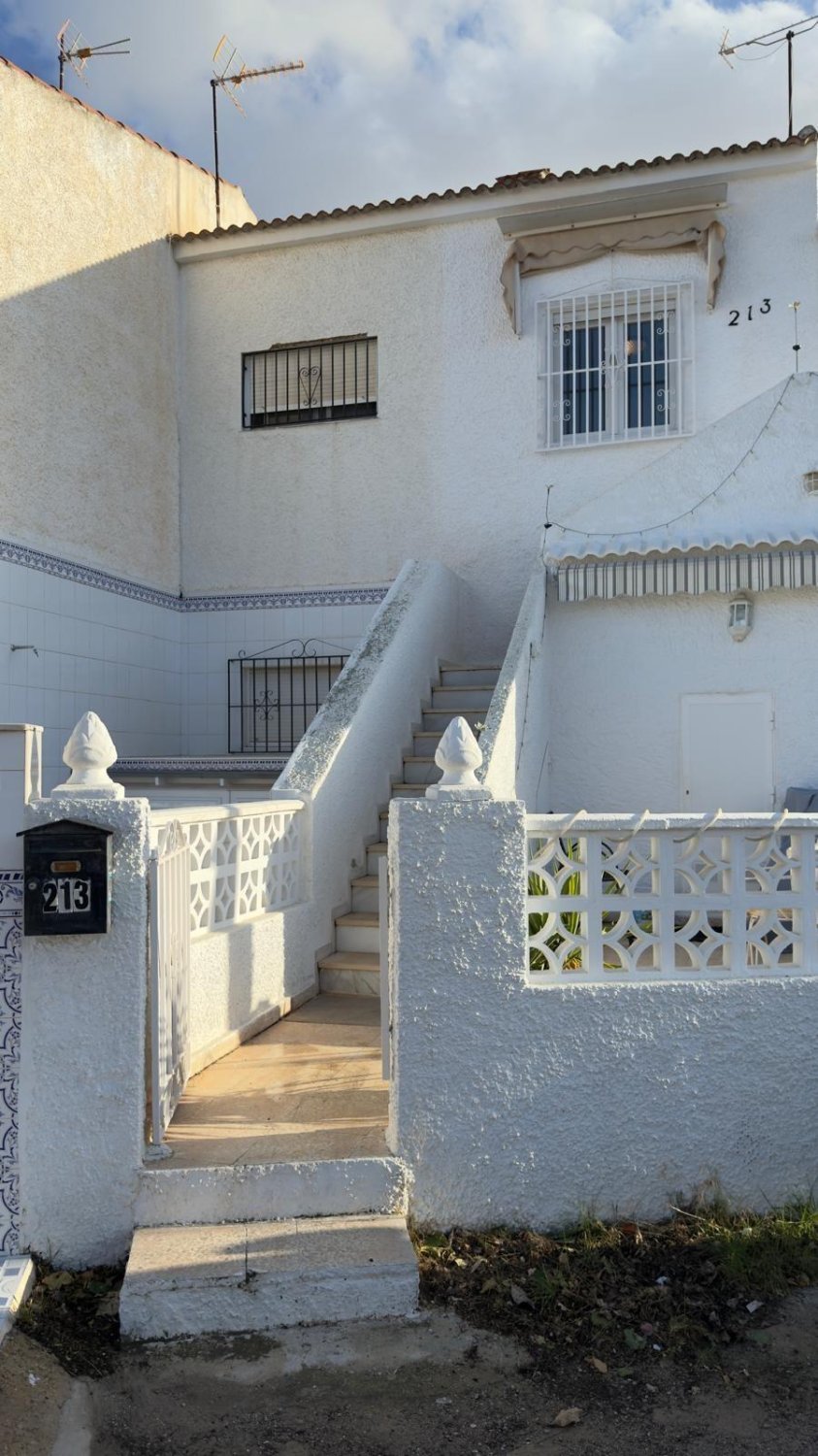 Bungalo Torrevieja, Alicante, Spānijā 2 istabas, 80 m2 Nr. 184328